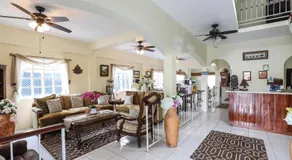 Airport Inn - Image 4