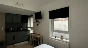 Absolute Charm 3 Bedroom 3 Bathroom with AC EU District - Image 5