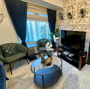 Stay at Downtown Suite 2 in BGC, Taguig City - Image 2