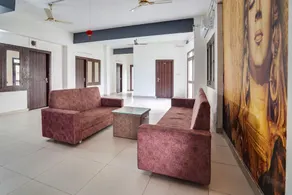 Super Townhouse Tapovan - Image 3