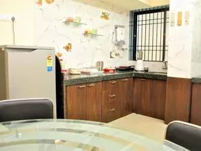Aditi Comforts Service Apartment - Image 3