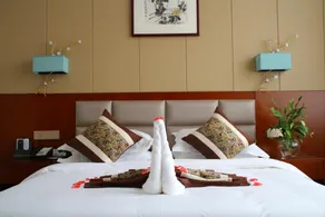 LUYUAN HOTEL - Image 5