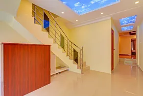 Collection O Platinum Courtyard - Image 4