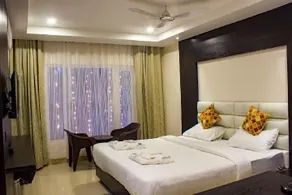 Hotel Horizon Hues - Image 2
