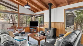 Mountain Hideaway by Halls Gap Accommodation - Image 2