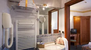 Hotel Bologna - Image 2
