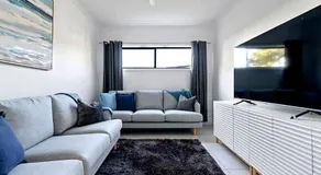 Caves Beach Getaway - Image 2