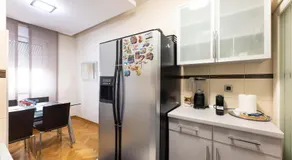 ARENA- One bedroom apartment-public FREE parking in front of building - Image 3