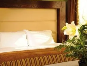 Treacy's Hotel Wexford - Image 2