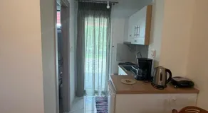 Flo's Apartment 8 - Image 3