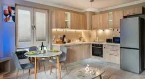 Kapana Luxury City Center Apartments with Garage - Image 3