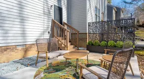 Color Pop Cottage Stylish 2BR with 2 Parking Spots - Image 4