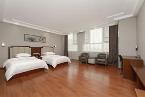 Huayue International Hotel - Image 4