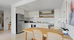 A River-side 2bdm Footscray Oasis + Parking - Image 3