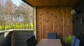 Staining Luxury Lodges - Image 3