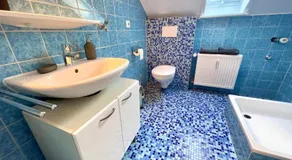Sky Studio Apartment 1,5 Zimmer für 4 Leute Zentral 35qm S-Bahn Mercedes Benz - Image 2