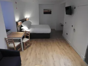 House of Juniper - Luxury Accessible Apartment - Image 2