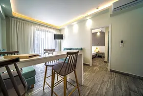 Porto Kalamaki Hotel - Image 4