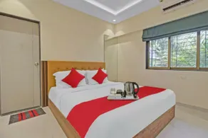 Hotel Sunrise Juhu - Image 4