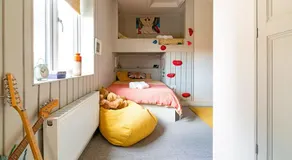 Spacious House with Multiple Bathrooms Parking Garden in Loughborough - Image 2