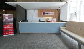 RedDoorz @ Insular Square Mandaue City - Image 4