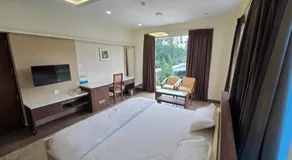 PetRose Business Hotel - Image 2
