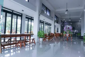 Iron Resort and Hotel - Image 3