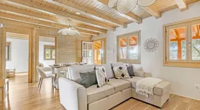 Cozy wood cabin, Casino, Pool, 25 min to Madrid Center - Image 5
