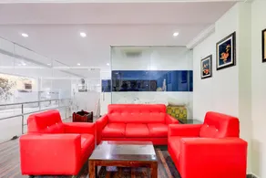 OYO Townhouse Benz Circle MG Road - Image 2