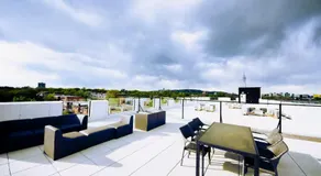 Modern 2BR Retreat with Parking & Gym Near Downtown & Airport - Image 3