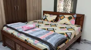 Mukunda 1bk king sized bedroom Ac - Image 2