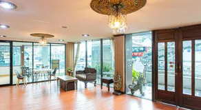 SK Boutique Mahanakhon - Image 3