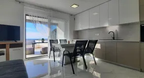 Sunny island - Image 5