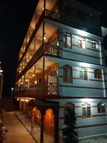 FOREST RETREAT - Image 3