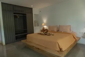 Modern  1 BR Lodge Room #V333 - Image 3