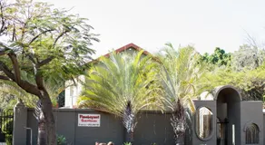Flamboyant Guesthouse - Image 5