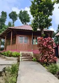 Dawki homestay with mountain views - Image 4