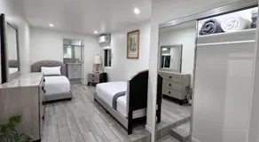 Modern 2BR Guest Suite w En-Suite Bathrooms 10 min to Rodeo Drive Near Kaiser and Cedars hospitals - Image 2