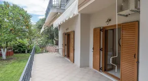 Coral Apartments - Image 5
