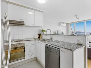 2-Bed Unit with Balcony BBQ & Stunning Lake Views - Image 4