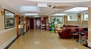 Man Va Hotel - Image 3