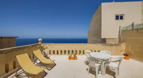 Haven Farmhouse with Private Pool and Sea Views - Image 4