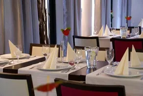 F - Team Hotel - Image 3