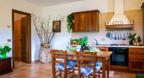 HOST4U - AGRITURISMO Borgata Vallone Appartamenti con Ampio giardino e parcheggio privato - Image 5