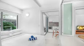 Belle Escapes Drift Beachfront Resort Suite 4101 - Image 2