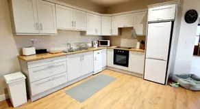 Riverside Marina Apartments - Image 2