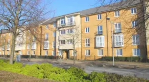 3 bedroom flat 10 mins walk to Bay and City center Free Parking - Image 5