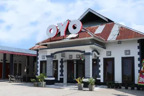 OYO 956 Penginapan Eby - Image 4
