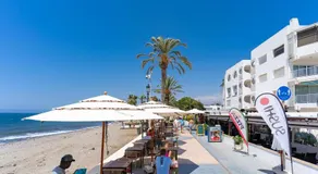 Lovely beachfront apartment Puerto Banus Marbella - Image 5