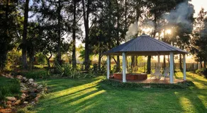 Swannie Creek private nature retreat with hot tub and fireplace - Image 2